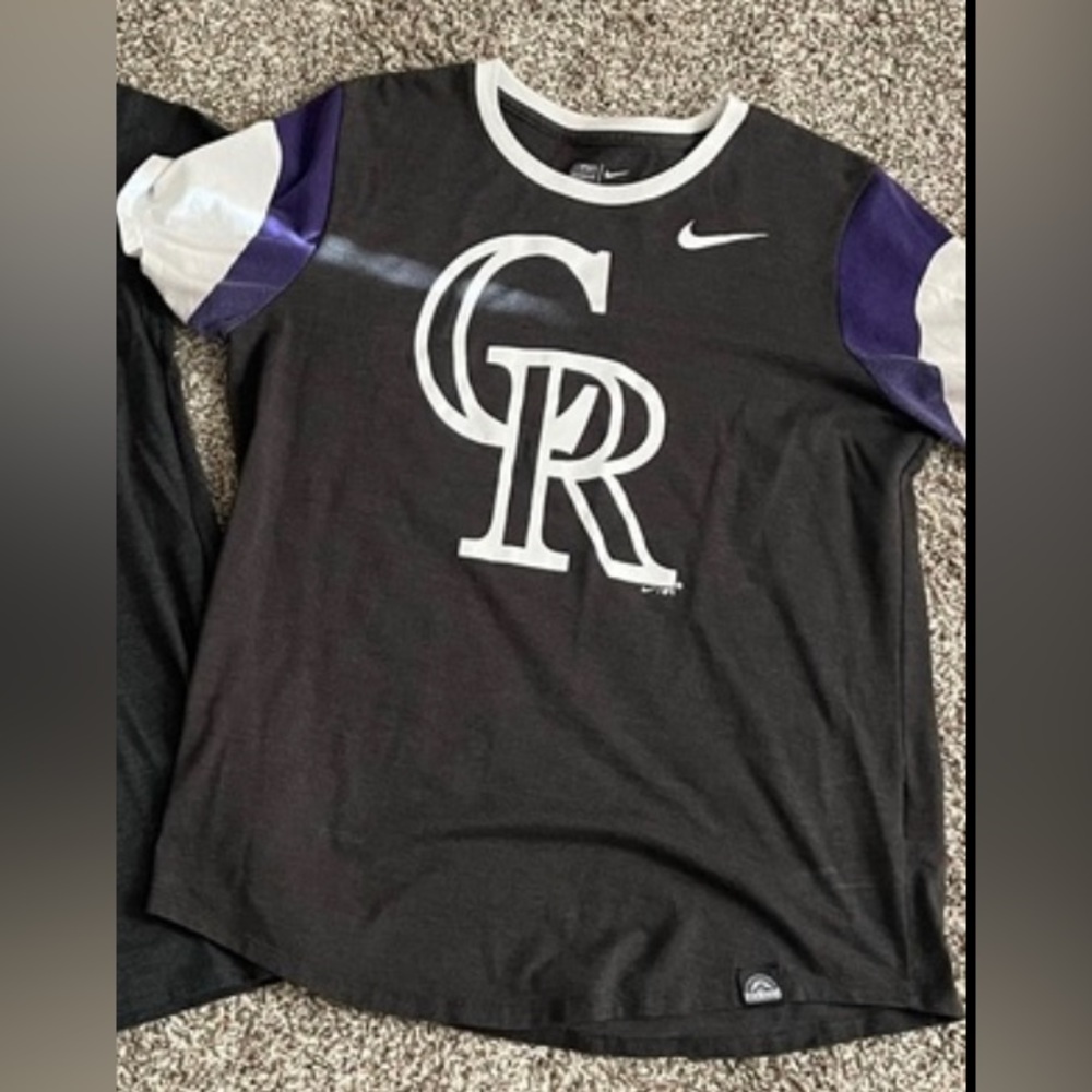 Women’s medium Colorado Rockies shirts Nike mlb
